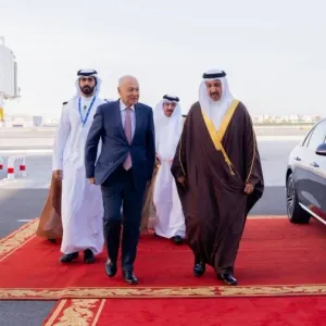 الأمين العام لجامعة الدول العربية يصل إلى البحرين للمشاركة في أعمال القمة العربية الثالثة والثلاثين