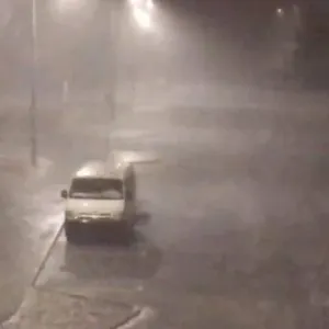 أمطار غزيرة مصحوبة ببرق ورعد تعمّ الإمارات