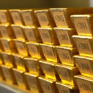 أسعار الذهب تواصل الارتفاع.. ومهنيون يكشفون زيادات غير مسبوقة بالمغرب