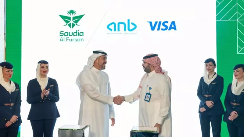شراكة تجمع «الخطوط السعودية» والبنك العربي الوطني «anb» لإطلاق بطاقات ائتمانية