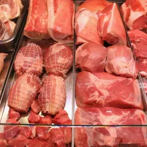 أسعار اللحوم اليوم الجمعة 14-6-2024.. الكندوز يبدأ من 385 جنيها