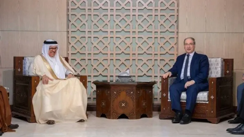 وزير الخارجية يجتمع مع نظيره السوري