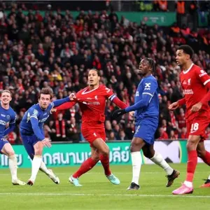 فيديو | فان دايك يسجل هدفًا قاتلًا لـ ليفربول أمام تشيلسي في نهائي كأس الرابطة