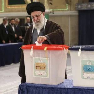 انطلاق الجولة الثانية من الانتخابات الرئاسية في إيران بين بزشكيان وجليلي