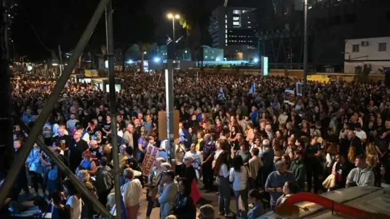 الأسرى يتهمون نتنياهو بإهمالهم.. ومظاهرات إسرائيلية تطالبه بوقف الحرب ودفع الثمن