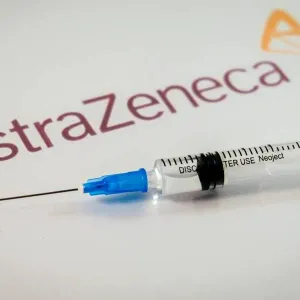 سهم أسترازينيكا يرتفع رغم القضايا حول لقاحها المضاد لكورونا