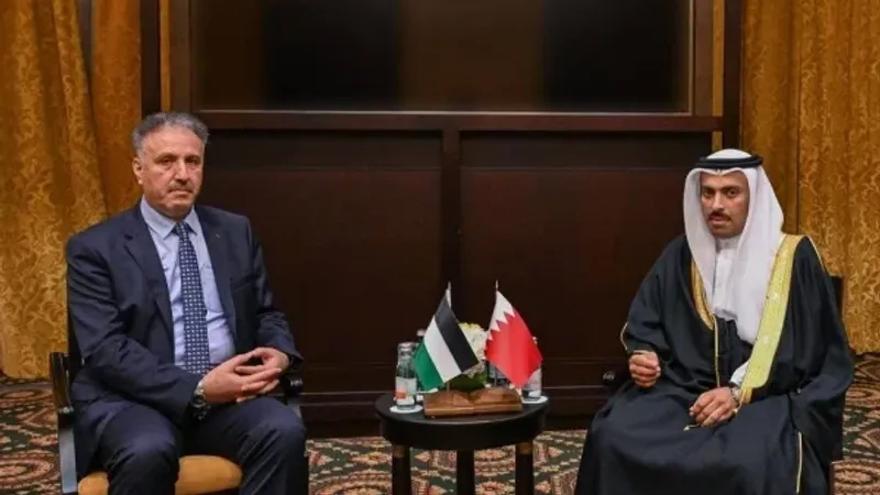 وزير الإعلام: دعم القضية الفلسطينية نهج ثابت في سياسة البحرين