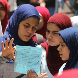ضجة في مصر بسبب "تسريب" أسئلة امتحانات الثانوية العامة.. والسلطات توضح (صور)