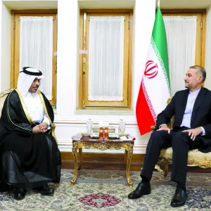 وزير الخارجية الإيراني يجتمع مع سفيرنا