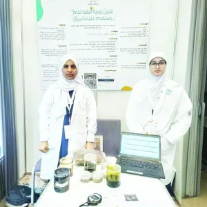 طالبتان عمانيتان تشاركان في المعرض الدولي للعلوم بأمريكا