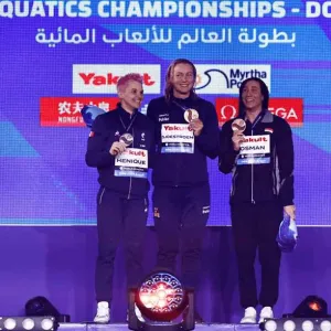 سباحة - فريدة عثمان تحصد برونزية في بطولة العالم بقطر