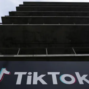 مجلس النواب الأمريكي يقر تشريعا لحظر TikTok