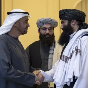 الرئيس الإماراتي يلتقي مع مطلوب من طالبان تصل مكافأة القبض عليه إلى 10 ملايين دولار