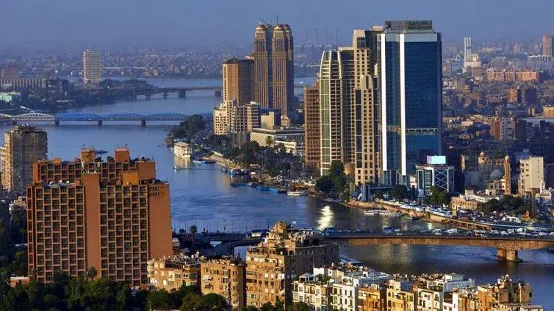 وكالة "فيتش" تعدل نظرتها المستقبلية لمصر إلى إيجابية