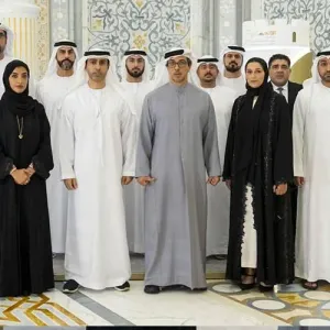 منصور بن زايد يستقبل وفد «الإمارات للدراسات والبحوث الإستراتيجية»