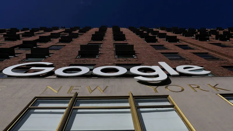 عبر "𝕏": بلومبيرغ: غوغل تفصل 28 موظفا احتجوا على مشروع مشترك مع إسرائيل  #قناة_الغد  @alghadtv