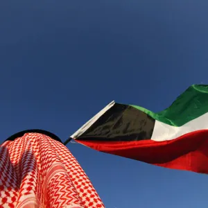 عدد سكان الكويت يرتفع 2.5% بدعم الوافدين