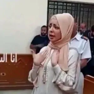 "أنا مريم العذراء".. بالفيديو: مضيفة الطيران المتهمة بقتل ابنتها تروي تفاصيل الواقعة أمام المحكمة في مصر