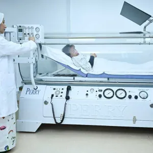 مستشفى الكويت تفتتح وحدة العلاج بالأكسجين عالي الضغط