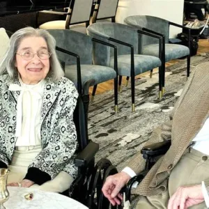عمرهما 202 عام.. يتزوجان في دار المسنين !