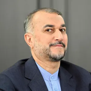 حسين أمير عبداللهيان .. عميد الدبلوماسية الإيرانية المدافع عن المحور المناهض لإسرائيل