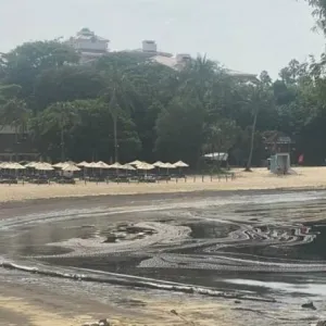 إغلاق شواطئ جزيرة سنتوسا في سنغافورة بسبب تسرب نفطي