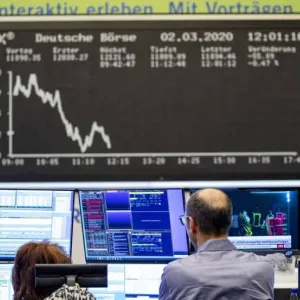 الأسهم الأوروبية تغلق مرتفعة مع تراجع عوائد السندات