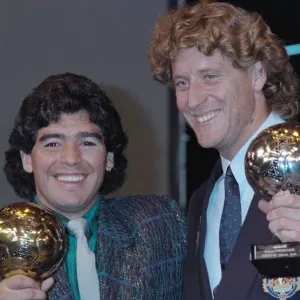 سرقت بعد مونديال 1986.. تحرك عاجل لوقف بيع "الكرة الذهبية" للأسطورة ماردونا
