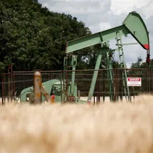 أمريكا مستعدة لإعادة فتح مخزونها من النفط لوقف ارتفاع الأسعار
