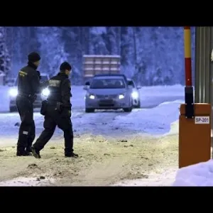 فنلندا تمدد إغلاق حدودها مع روسيا خشية تدفق اللاجئين