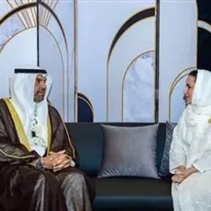 ممثل سمو الأمير يلتقي الأمين العام لمنظمة التعاون الرقمي ديمة اليحيى
