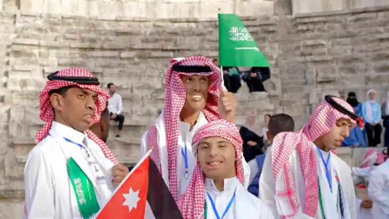طلاب سعوديون يشاركون في احتفالات الأردن بيوم الاستقلال