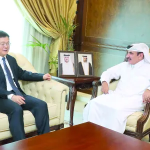 وزير المواصلات يجتمع مع رئيس الأعمال الدولية لـ «يوتونغ»