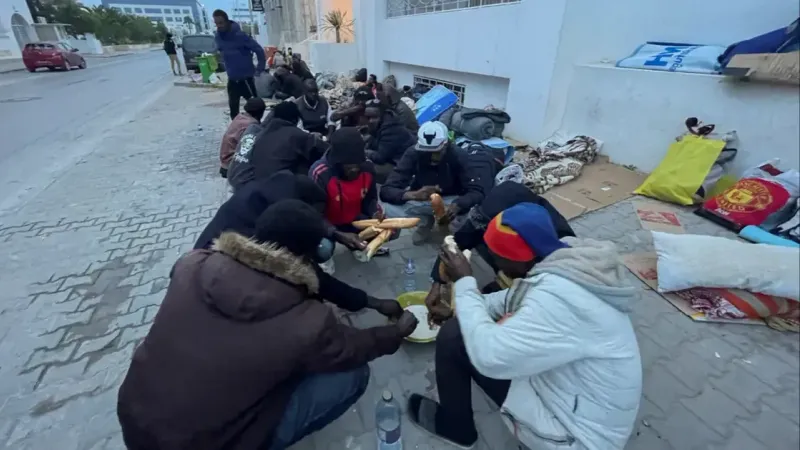 السلطات التونسية تزيل خيام مهاجرين بالعامرة التابعة لولاية صفاقس