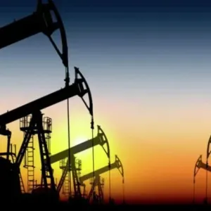 أسعار النفط ترتفع بفضل التوقعات بزيادة استهلاك الوقود في الصيف المقبل