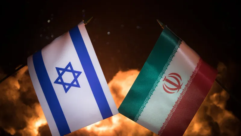 جنرال أمريكي سابق يحذر إيران من الهجوم على إسرائيل ويذكرها بنص المادة الثانية من الدستور الأمريكي