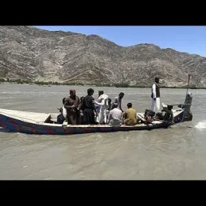 مقتل 20 شخصا في غرق قارب في نهر شرق أفغانستان