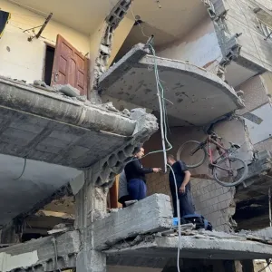 الجيش الإسرائيلي ينسف مباني في مدينة رفح جنوبي قطاع غزة