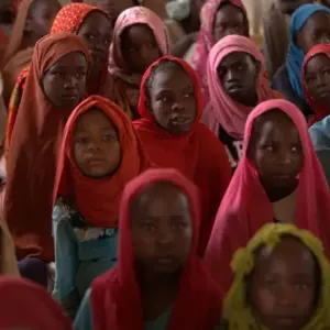 بعد مرور عام على تهجيرهم من قريتهم غربي دارفور، أطفال الجنينة يكافحون من أجل المستقبل