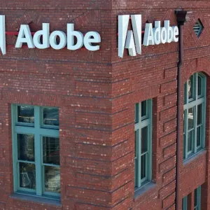 شركة Adobe تحقق نتائج تفوق التوقعات والسهم يتراجع بسبب توجيهات إيرادات الربع الرابع