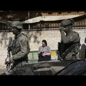 شاهد: ثلاثة حرجى في حادثة دهس في القدس ووسائل التواصل تتناقل لقطات تظهر العملية