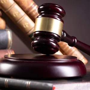 "المحكمة المدنية" تُلزم شركة تأمين بدفع 50 ألف درهم لضحية حادث الدهس
