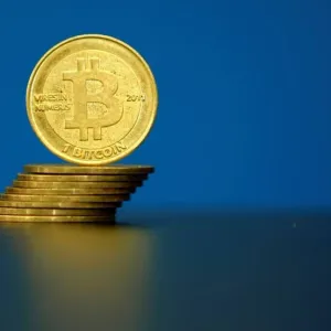 سعر "بيتكوين" يسجل أقوى صعود يومي في أكثر من شهر قبيل خفض الفائدة