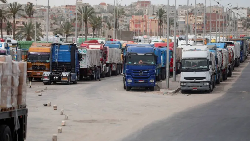 شاحنات مساعدات تبدأ دخول قطاع غزة عبر معبر كرم أبو سالم