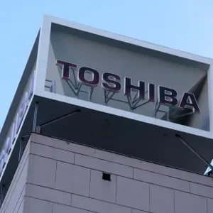Toshiba تنهي 74 عاماً من التدوال وتقرر شطب أسهمها من بورصة طوكيو