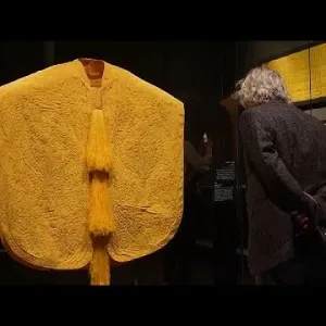 عرض الحرير الذهبي وحرفة النسيج القديمة في قطر