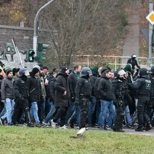 إصابة 155 ضابط شرطة في مباراة درجة رابعة بالمانيا