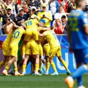 رومانيا تهزم أوكرانيا بثلاثية نظيفة وتحقق فوزها الأول ببطولة أوروبا للأمم منذ 24 عاما