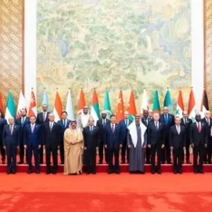 سلطنة عمان تشيد بعلاقات الشراكة الاستراتيجية مع بكين