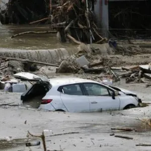 فيديو | فيضانات شديدة تغرق شوارع ومحال تجارية في أنقرة